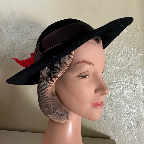 ELEGANT BLACK FELT WIDE BRIM HAT - SATING BAND + BLACK AND RED FEATHERS main image 10
